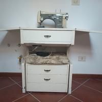 Macchina da cucire Necchi Supernova con accessori 