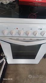 forno indesit nuovo  mai usato 