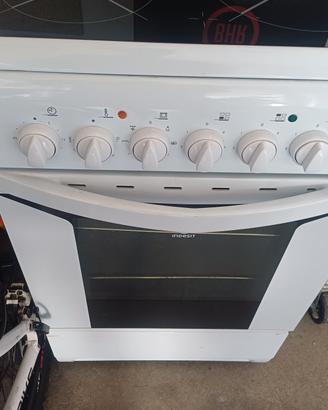 forno indesit nuovo  mai usato 