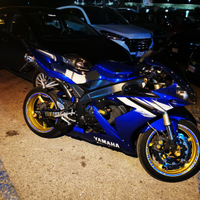 Yamaha r1