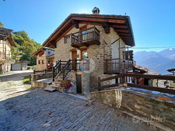 CASA SEMINDIPENDENTE A LA SALLE