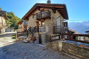 CASA SEMINDIPENDENTE A LA SALLE