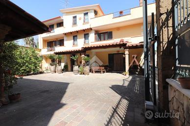 VILLA SINGOLA A TEVEROLA