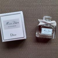 Bracciale e profumo Dior