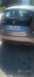 lancia y anno 2012