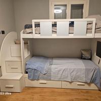 Letto a castello con contenitori