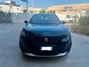 PEUGEOT 2008 GT 1.5 BlueHDi – 110 CV – TOTAL BLACK