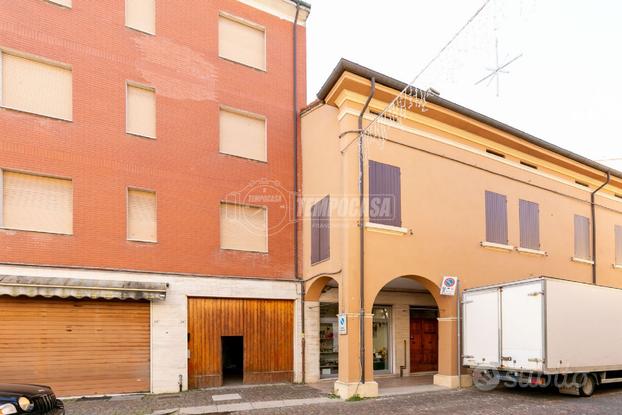 QUADRILOCALE AL TERZO PIANO IN CENTRO PAESE