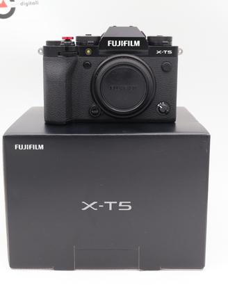Fujifilm X-T5 Body Black usata 1.933 Scatti