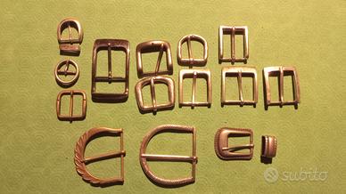 Gruppo di 34 fibbie per cintura o borsa, assortite