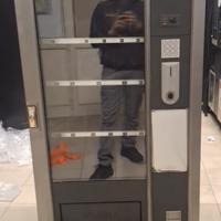 Distributore automatico, frigo