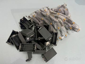 Copriforo grigio, 16542 Vimar Idea. Stock 10 pezzi