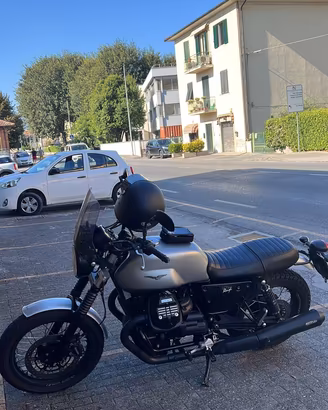 V7 Moto Guzzi
