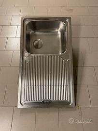 Lavello 1 vasca destra e sgocciolatoio a sinistra