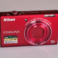 Fotocamera Nikon S6200 zoom ottico 10X come nuova