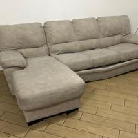 Divano angolare chaise longue e seduta estraibile