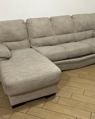 Divano angolare chaise longue e seduta estraibile