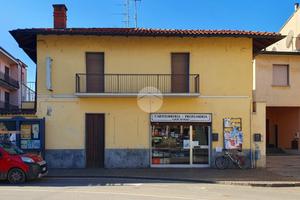 NEGOZIO A ROBECCO SUL NAVIGLIO