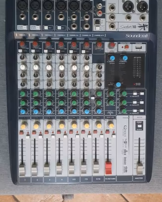 Mixer Soundcraft Signature 10