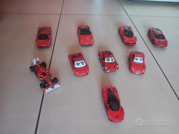 Hot wheels e Burago Ferrari