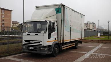 Autonegozio scarrabile con allestimento Resti