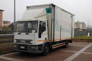 Autonegozio scarrabile con allestimento Resti