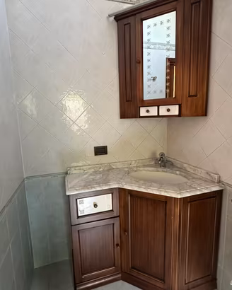 Mobile bagno angolare 