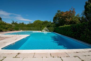 VILLA A SCHIERA A SOIANO DEL LAGO