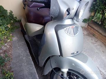 Scarabeo 200