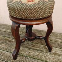 Sgabellino anni 40 con seduta regolabile