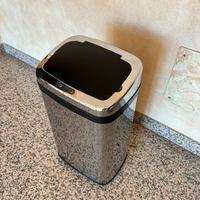 Pattumiera in acciaio inox HOMCOM con sensore 30L