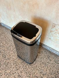 Pattumiera in acciaio inox HOMCOM con sensore 30L
