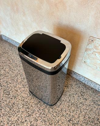 Pattumiera in acciaio inox HOMCOM con sensore 30L