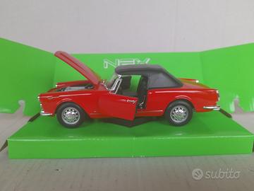 MODELLO AUTO ALFA ROMEO 2600 SPIDER DEL 1960