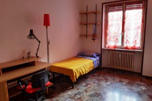 Camera singola arredata