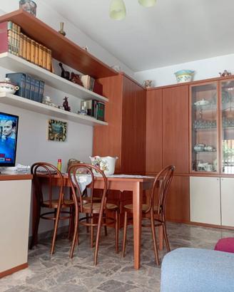 Silvi Marina - Sala da pranzo completa