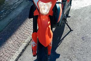 KTM 690 SMC R 2023 come nuova, permuta, 