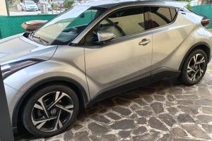 TOYOTA CH-R