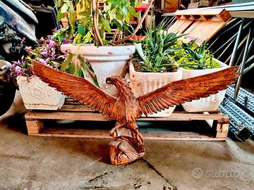 Aquila in legno