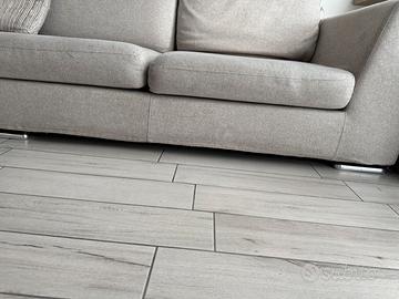 divano con chaise long scomponibile