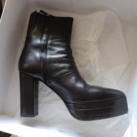 stivaletti alla caviglia con zeppa alta