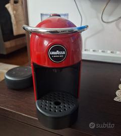 macchinetta caffè con capsule 