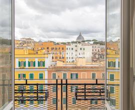 TRILOCALE CON VISTA ESCLUSIVA SU SAN PIETRO