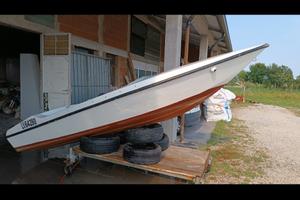 Scafo barca Acquaviva