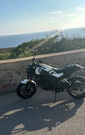 Moto benelli leoncino 250cc