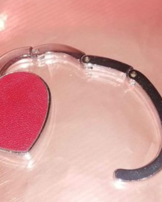 Gancio appendi borsa in metallo a forma di cuore