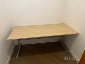 Scrivania Ikea  160 X 80 cm