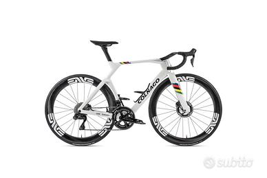 Colnago Y1Rs misura L. Cambio Shimano 12v