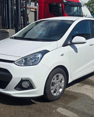 HYUNDAI i10 1.0 MPI Login A/T