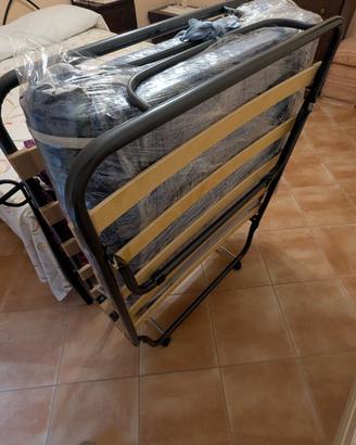 🛏️ Letto pieghevole con materasso 